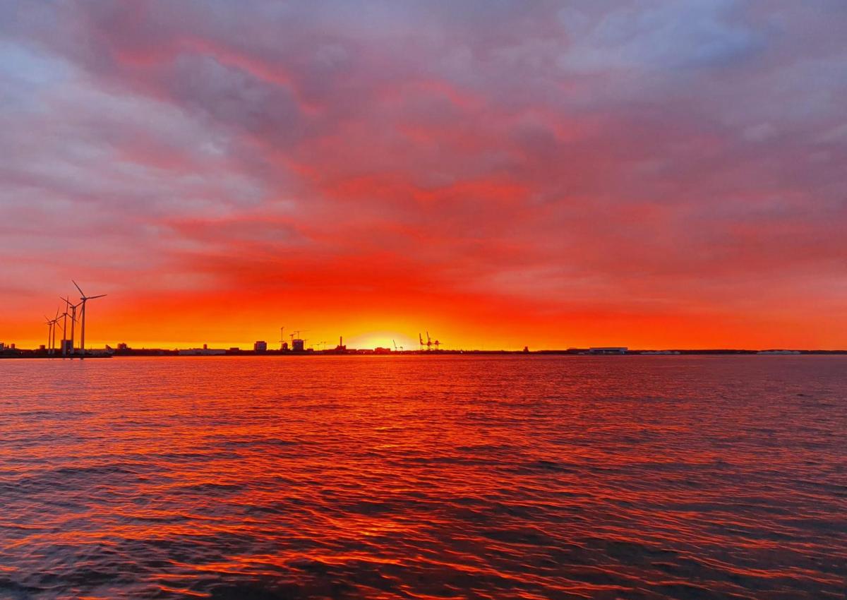 Solnedgang over Københavns havn