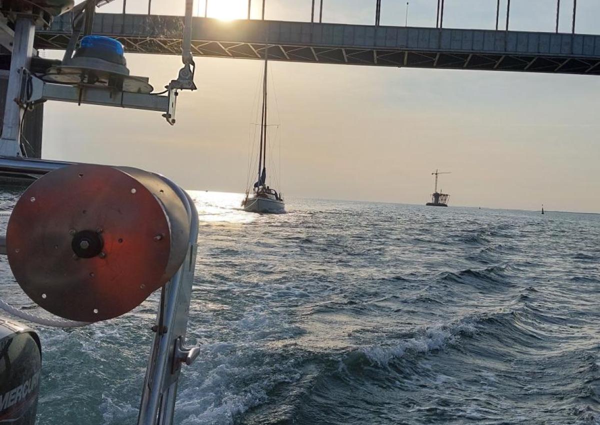 Havarist på slæb i Storstrømmen