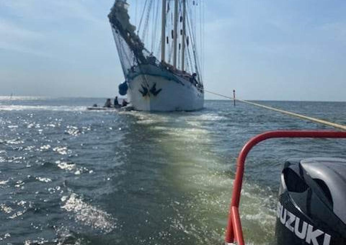 3 mastet på grund - Rescue Frigg hjælper den fri.