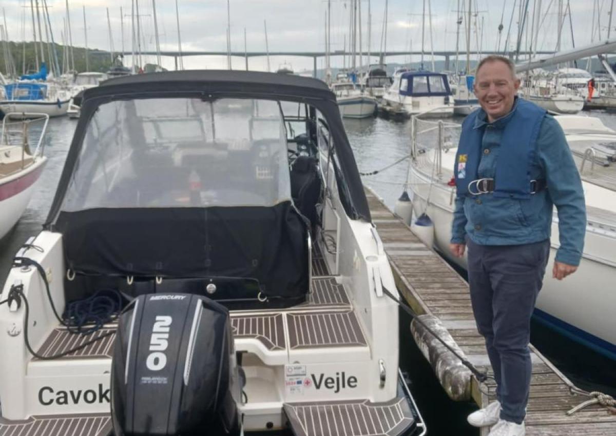 26 fods motorbåd med motorstop med Ankjær Vig i Vejle fjord