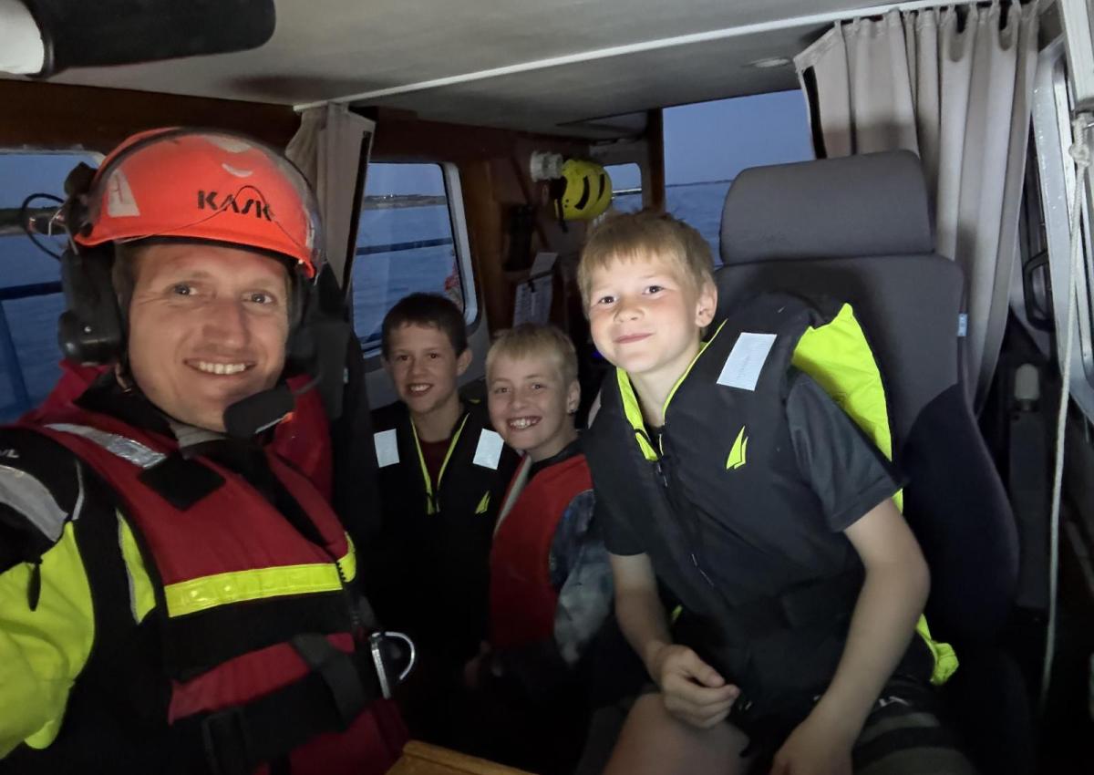 Børn ombord på Rescue Ida