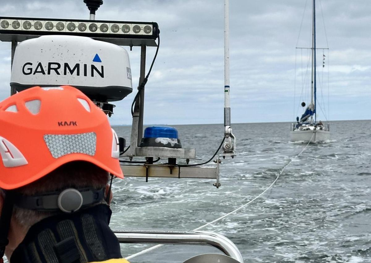 Omega 34 på slæb