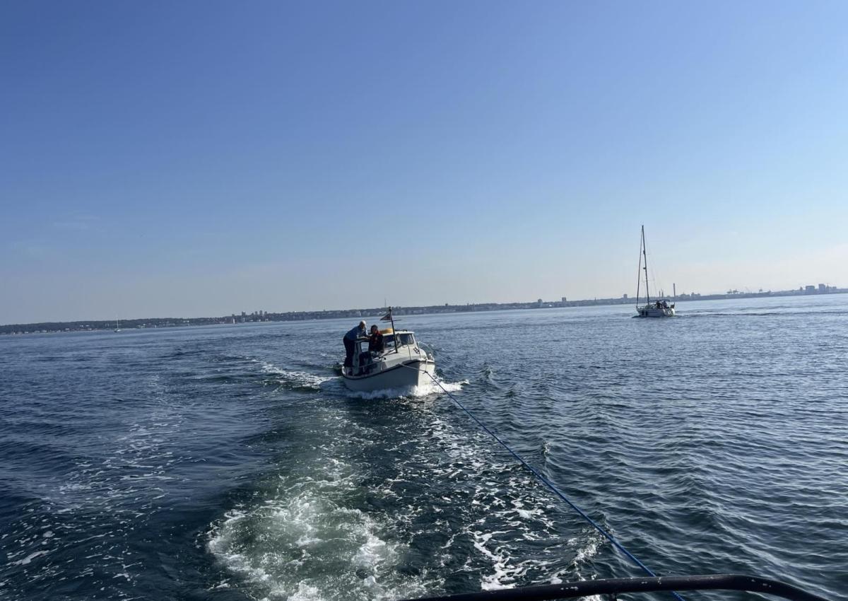 Havaristen slæbes til Helsingør Nordhavn