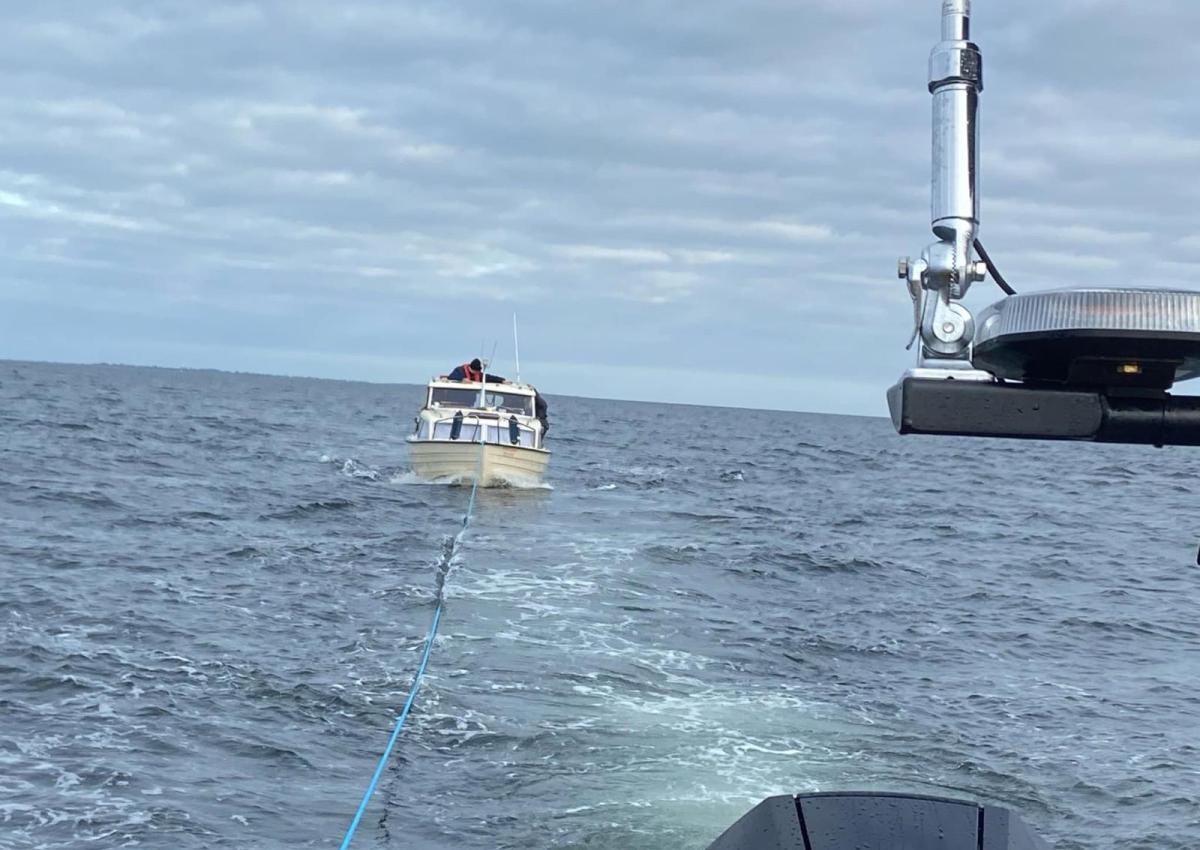 24 fods motorbåd med motorstop ved Palsgaard hoved