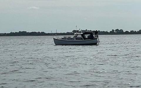 Motorbåd på grund i Odense Fjord