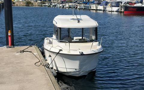 Quicksilver cabincruiser 18 fod