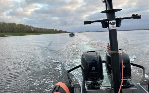 Båden blev hjulpet i havn