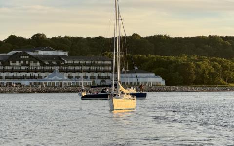 Sejlbåde ud for Marienlyst Hotel