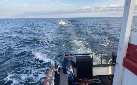 Rescue Heimdal på vej til Rungsted med Daycruiser på slæb