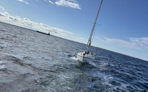Maxi 77 med motorproblemer