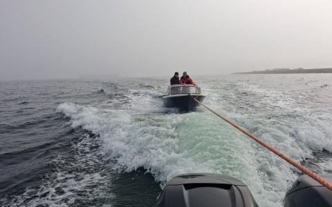 Båden blev hjulpet i havn