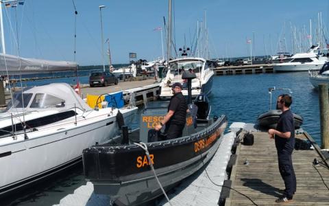 21 fods motorbåd med motorstop ved Nord øst for Bogense havn 