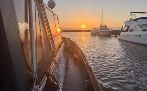 Solnedgang på vej ud af Bogense 