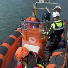 Crew på vej ud i Rescue Liv
